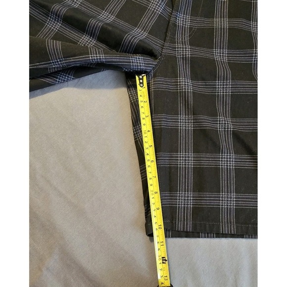 OP Mens Shorts Size 32 Black Gray Light Purple Square Plaid - Picture 6 of 8